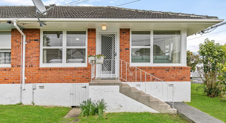  at 1/12 Wright Road, Point Chevalier, Auckland