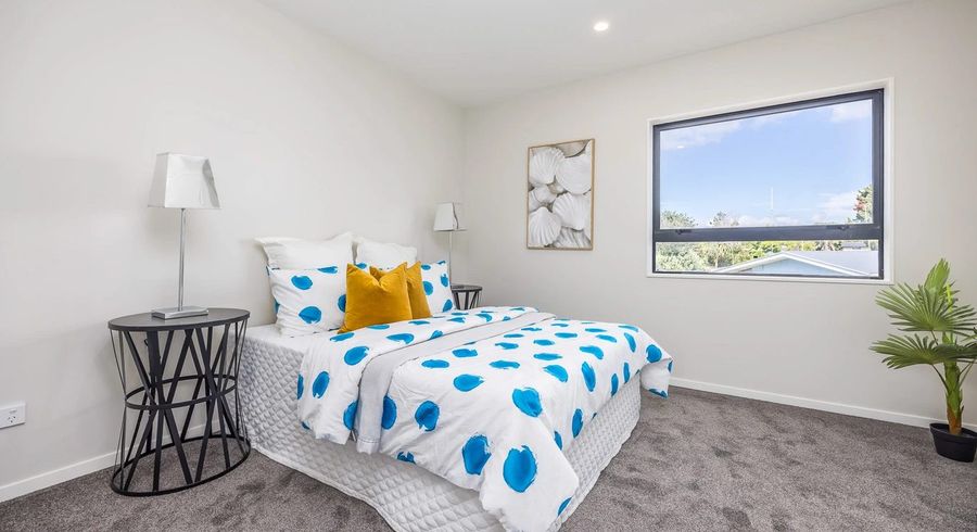  at 2/8 Blanes Road, Weymouth, Manukau City, Auckland