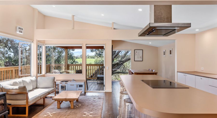  at 31 Seacombe Road, Point Chevalier, Auckland