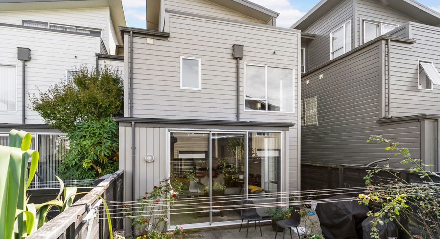  at 3/3 Severn Street, Island Bay, Wellington