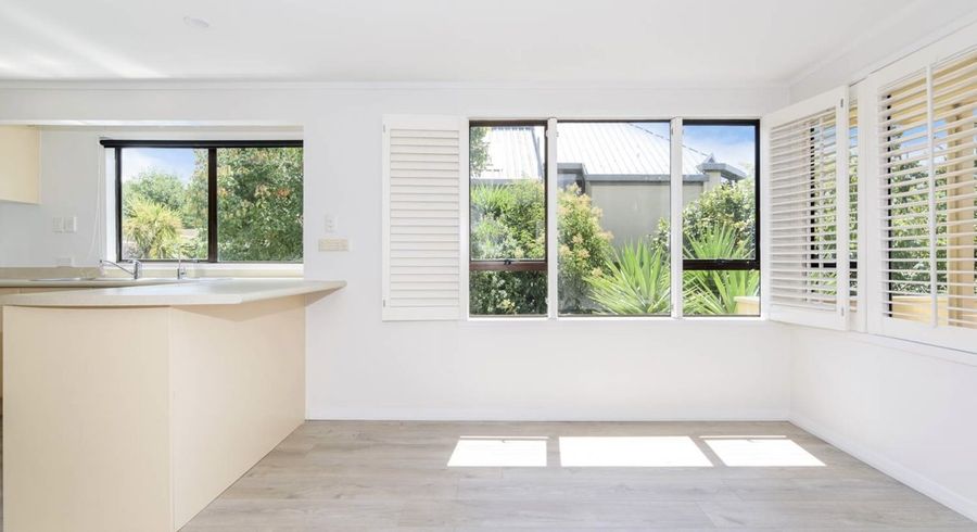  at 2/18 Killarney Street, Takapuna, Auckland