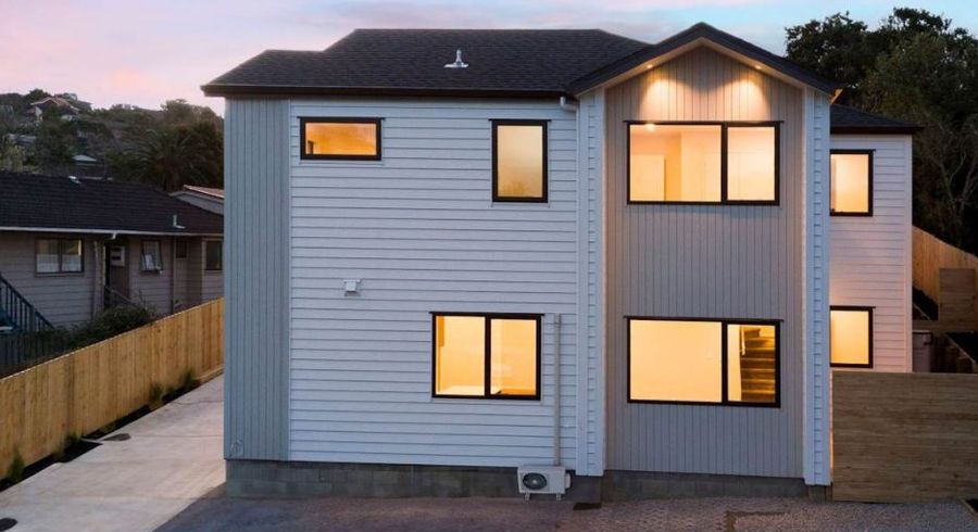  at 2/5 Topliss Drive, Torbay, North Shore City, Auckland