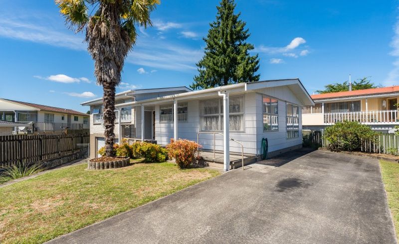  at 8 Hall Crescent, Taumarunui