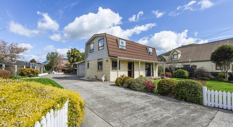  at 4 Beach Road, Waikawa, Picton
