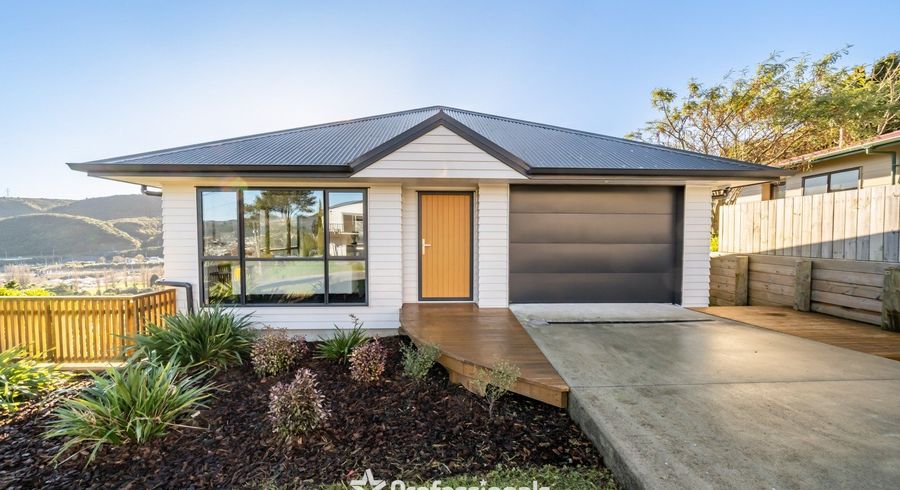  at 6 Castle Crescent, Stokes Valley, Lower Hutt, Wellington