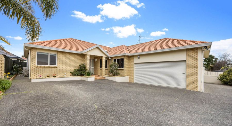  at 6 Pukatea Avenue, Albany, North Shore City, Auckland