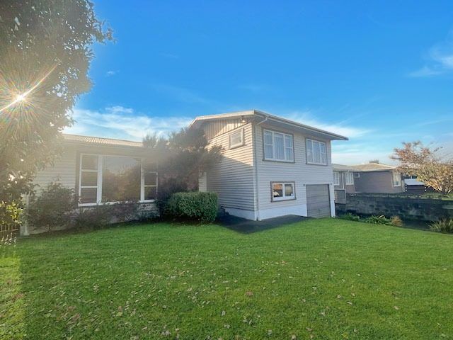  at 9 Leslie Avenue, Cloverlea, Palmerston North, Manawatu / Whanganui