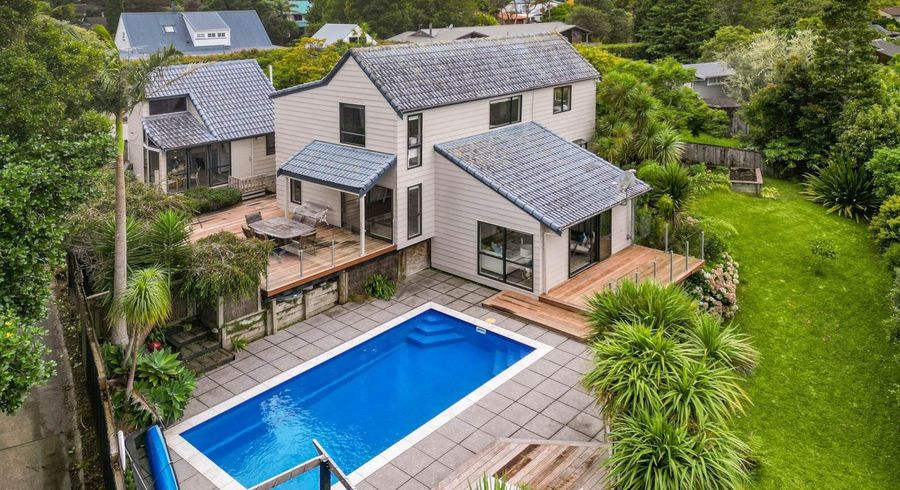  at 33 Waipuia Place, Greenhithe, North Shore City, Auckland