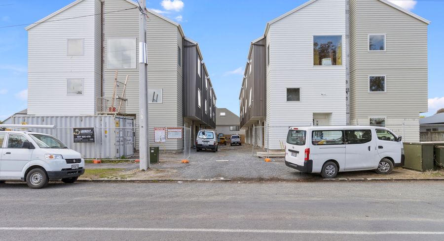  at 2/28 Cameron Road, Hamilton East, Hamilton