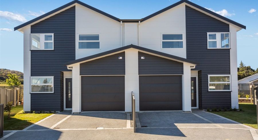  at 8 Parekareka Lane, Kenepuru, Porirua, Wellington