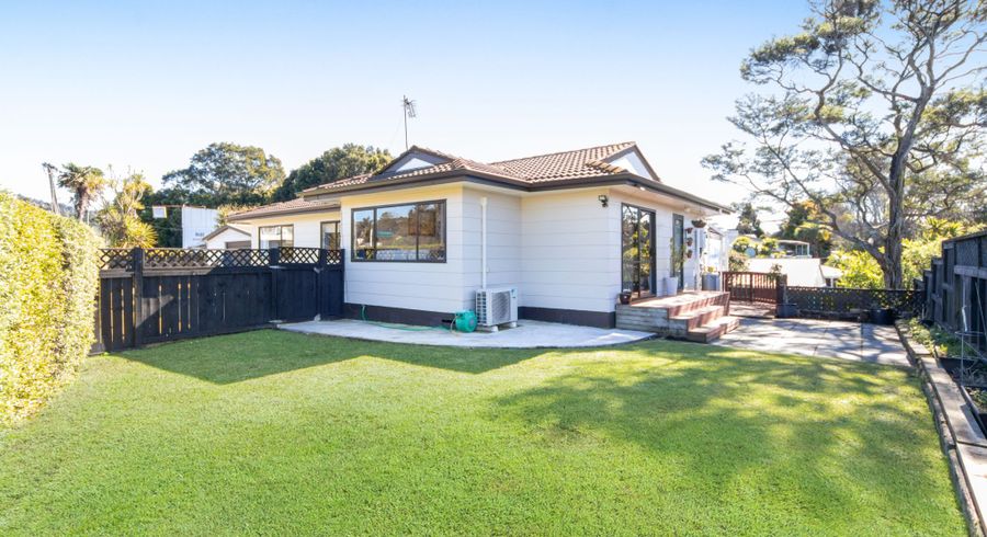  at 121 Godley Road, Green Bay, Waitakere City, Auckland