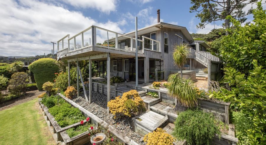  at 37 Rayner Road, New Lynn