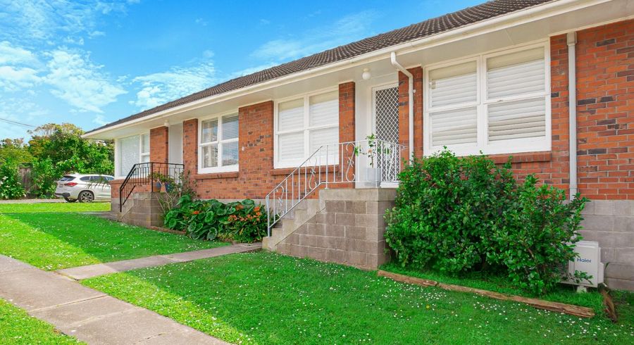  at 2/38  Jutland Road, Hauraki, North Shore City, Auckland