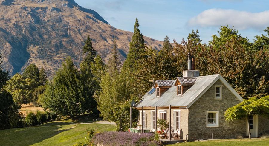  at 2 Marshall Avenue, Lake Hayes, queenstown