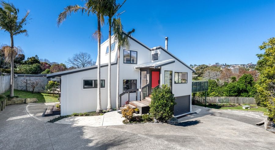  at 10 Oliver Twist Avenue, Mellons Bay, Manukau City, Auckland