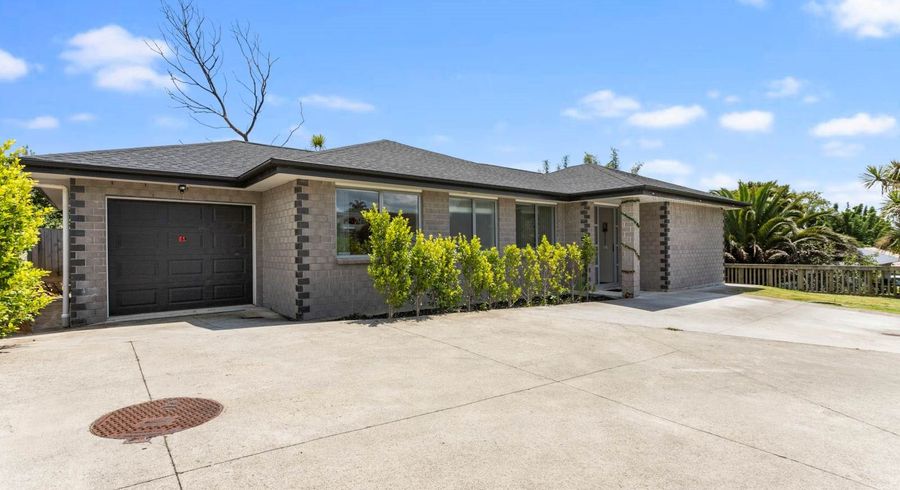  at 4/57F Forest Hill Road, Henderson, Auckland