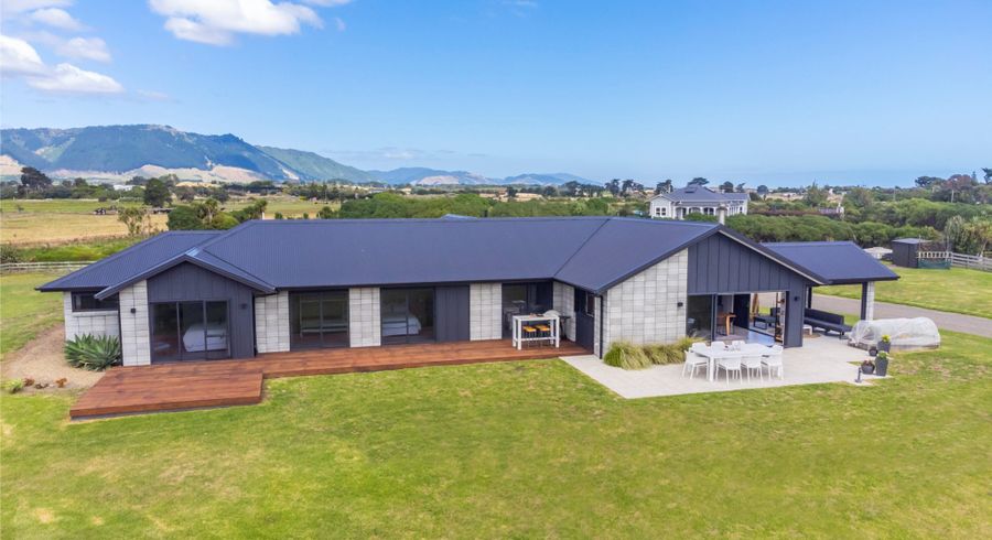  at 39 Sandown Road, Te Horo Beach