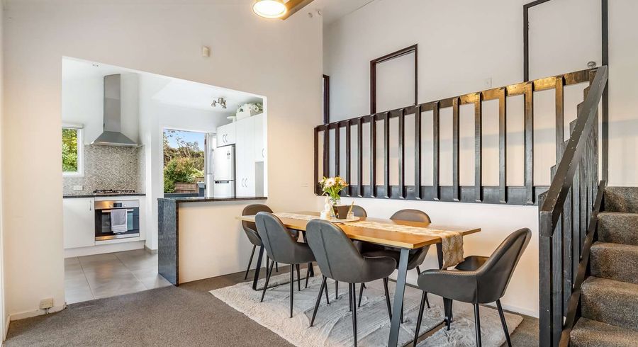  at 11 Beaudine Avenue, Glenfield, North Shore City, Auckland