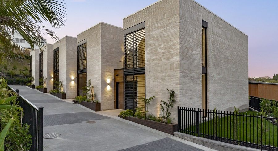  at 21 Arahia Street, Northcote, North Shore City, Auckland