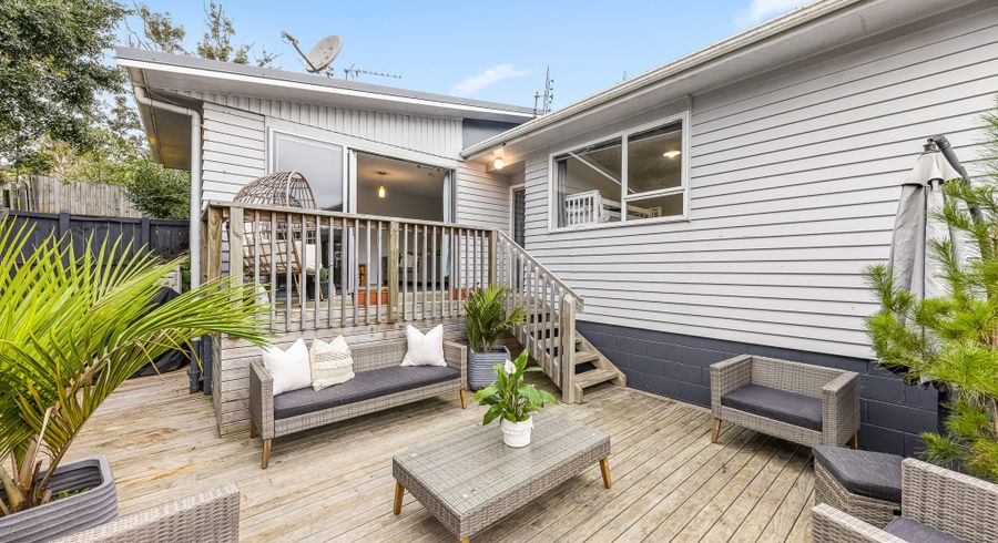  at 1/729 Beach Road, Browns Bay, North Shore City, Auckland