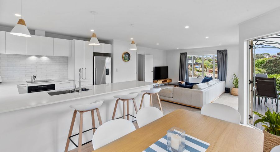  at 2/893 Beach Road, Waiake, Auckland
