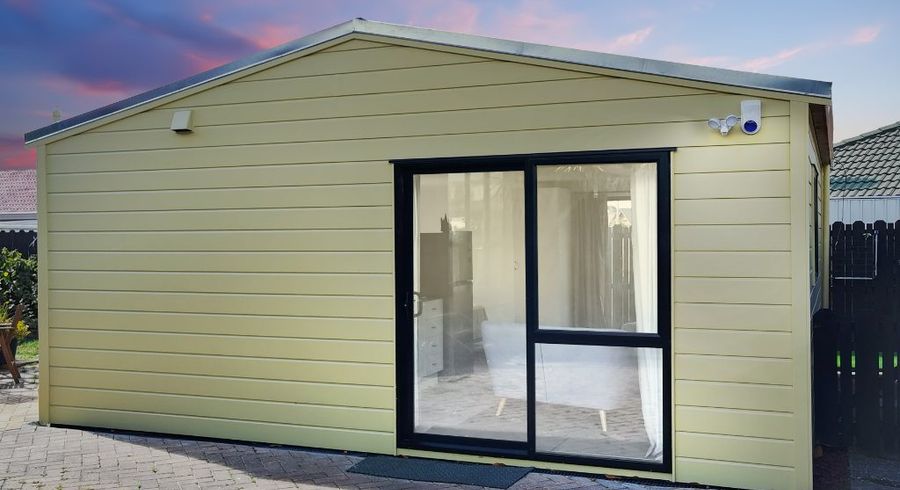  at 15 Heathridge Place, Burswood, Auckland