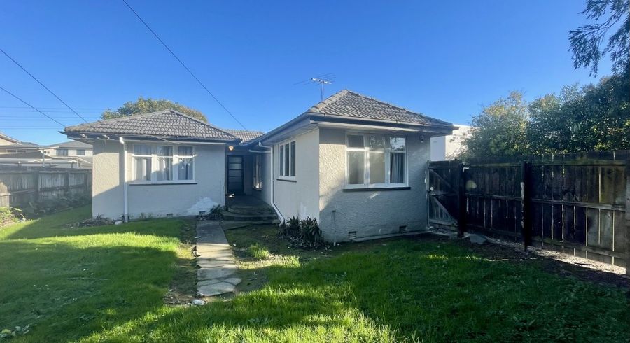  at 6 Tennessee Avenue, Mangere East, Manukau City, Auckland