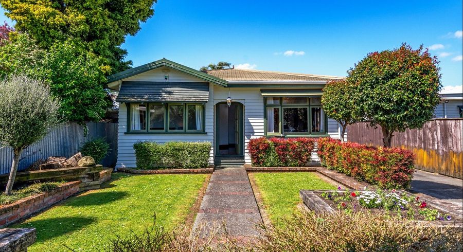 at 27 Thomson Street, West End, Palmerston North