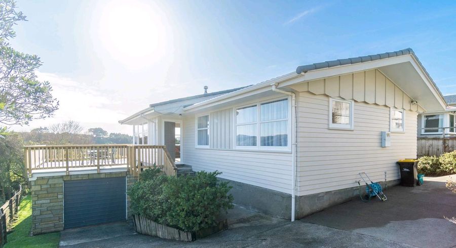  at 7 Beverley Grove, Paparangi, Wellington