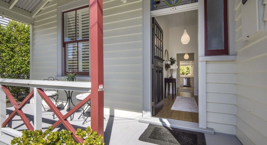  at 37 Kiwi Road, Stanley Point, Auckland