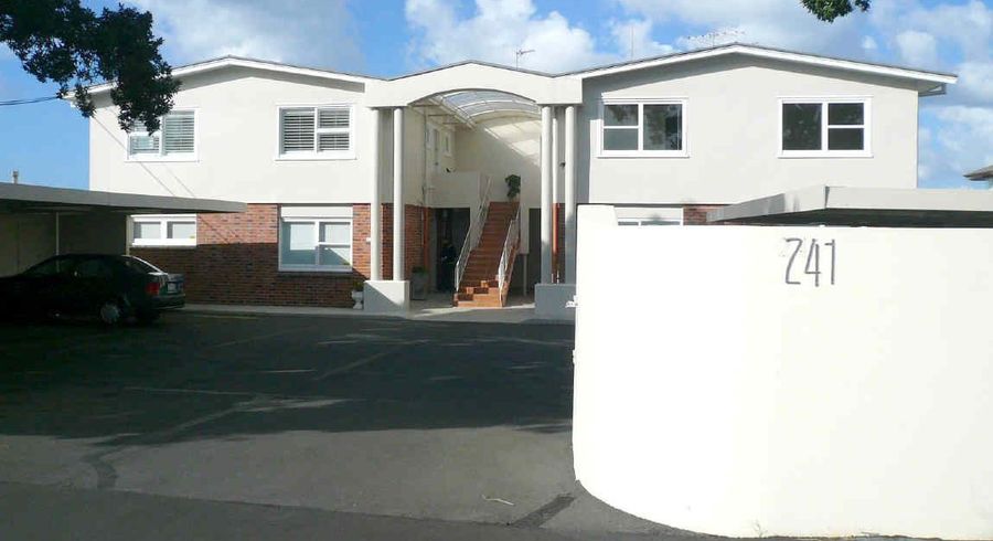  at 3/241 Hurstmere Road, Takapuna, North Shore City, Auckland