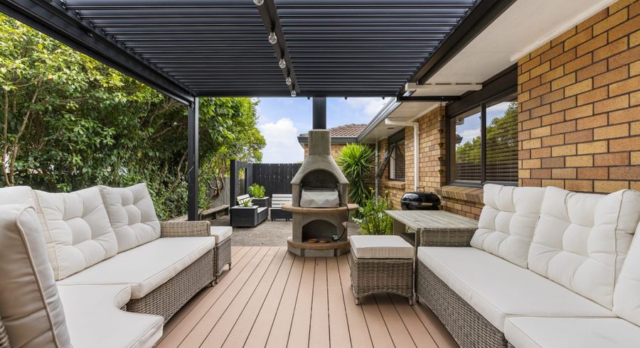 at 2/9 Perendale Close, Somerville, Manukau