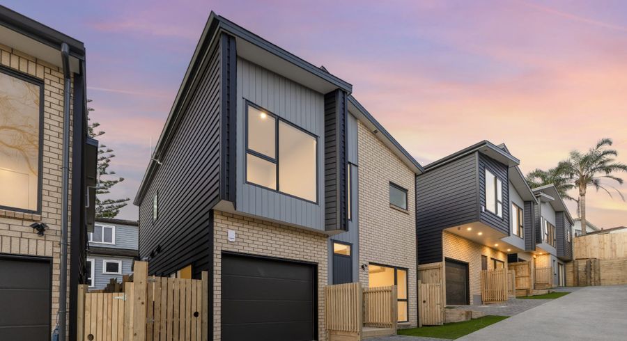  at 2/23 Melton Road, Mount Wellington, Auckland City, Auckland