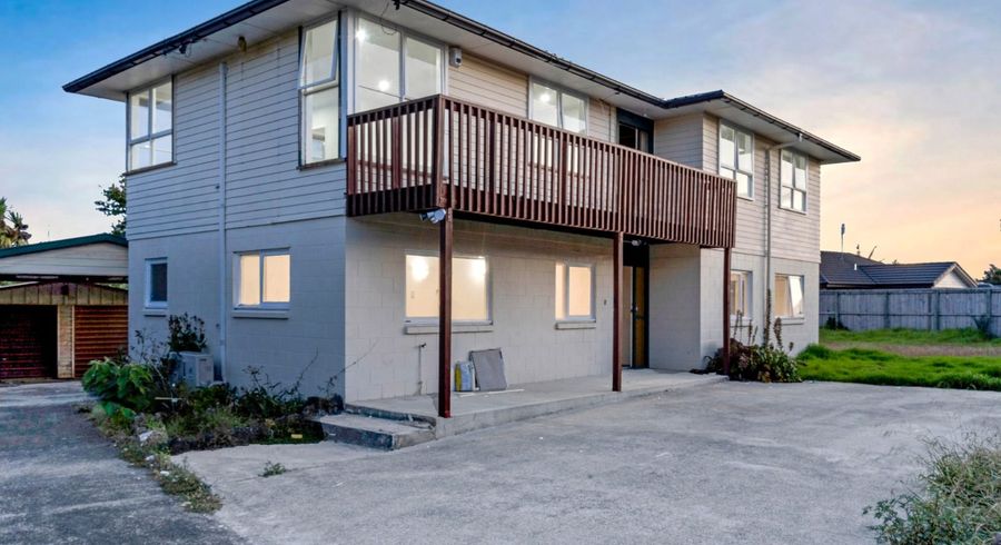  at 15 Burbridge Road, Favona, Auckland