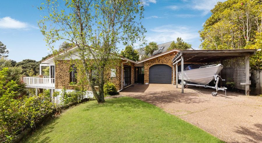  at 156 Chelsea View Drive, Chatswood, North Shore City, Auckland