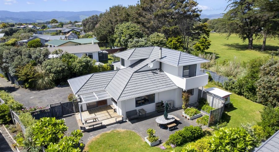  at 9 Caughley Place, Otaki Beach, Kapiti Coast, Wellington