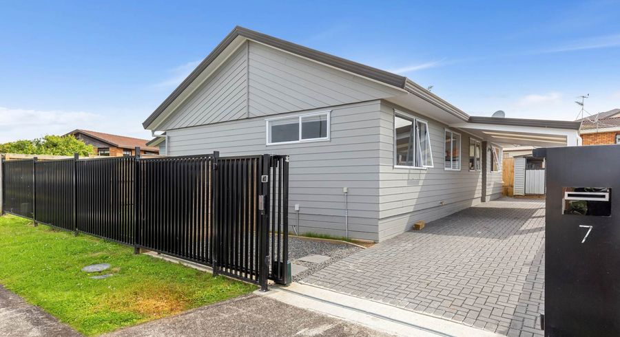  at 7 De Quincey Terrace, Highland Park, Auckland