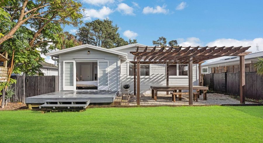  at 84 Millbrook Road, Henderson, Waitakere City, Auckland