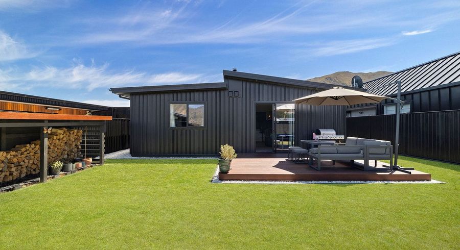  at 5 Dunn Street, LAKE HAWEA