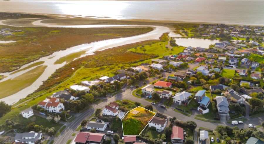  at 39 Hicks Crescent, Waikanae Beach, Kapiti Coast, Wellington