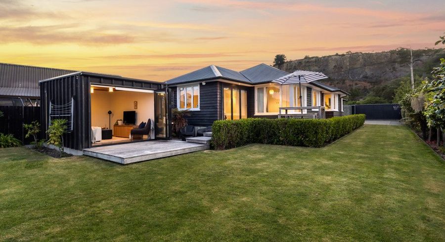  at 29 Main Road, Redcliffs, Christchurch City, Canterbury