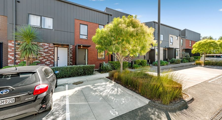  at 6 Rara Lane, Manukau, Auckland