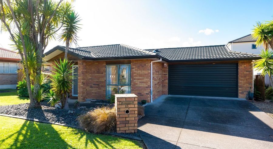  at 8 Ryehill Close, New Lynn, Waitakere City, Auckland