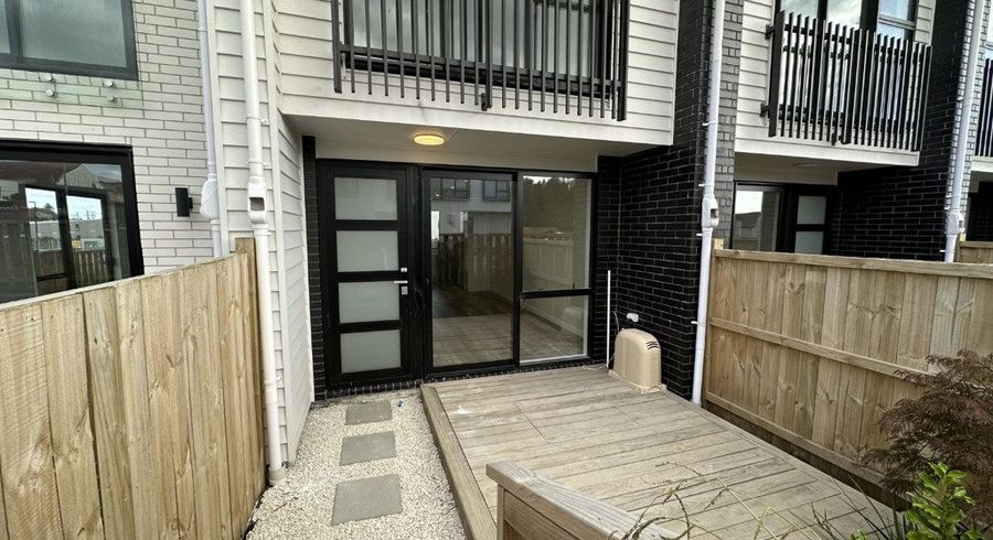  at 4 Matakohe Road, Westgate, Waitakere City, Auckland