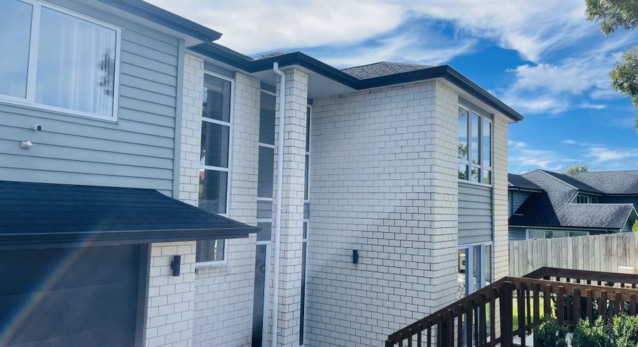  at 4A MARINA VIEW DR, West Harbour, Waitakere City, Auckland