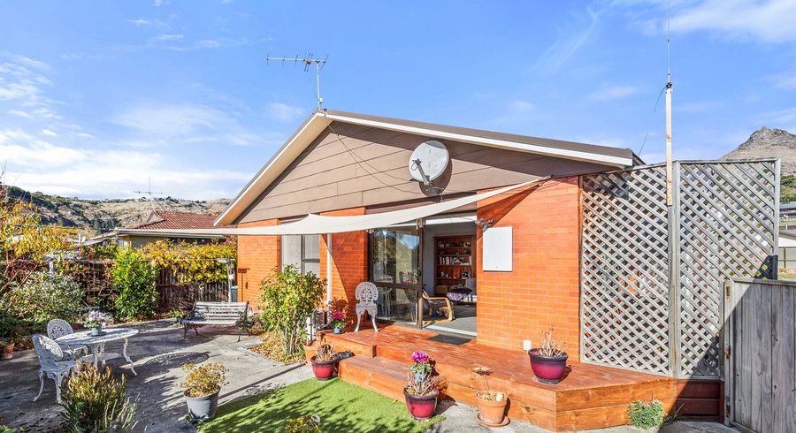  at 32B Laing Crescent, Heathcote, Christchurch City, Canterbury