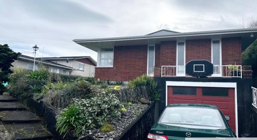  at 9 Montana Place, Merrilands, New Plymouth