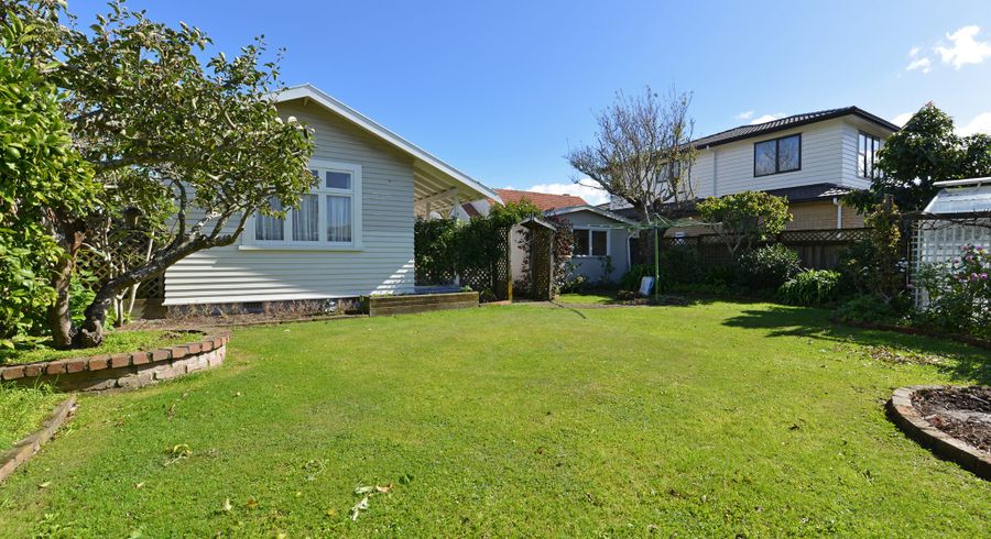  at 11 Birch Street, Lower Hutt, Lower Hutt, Wellington