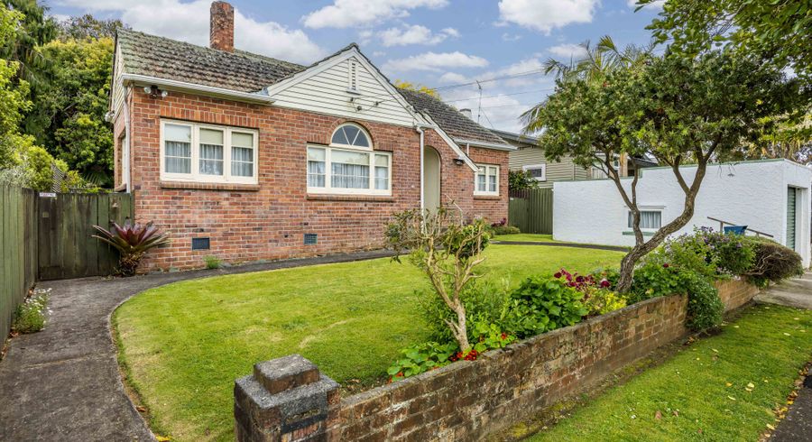  at 29 Aroha Avenue, Sandringham, Auckland