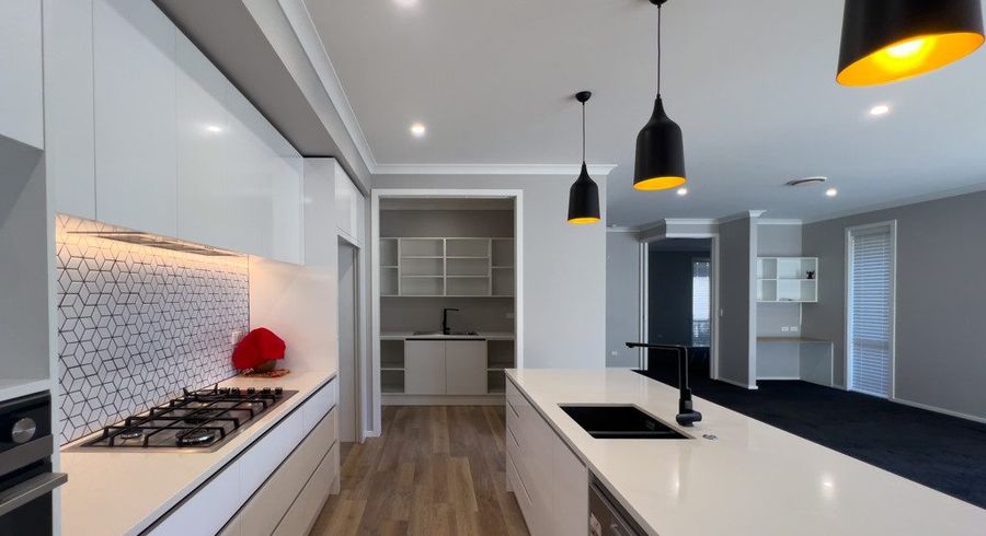  at 83 Cumberland Drive, Flagstaff, Hamilton
